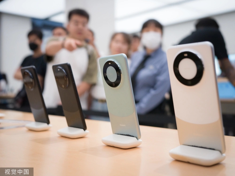 商店里排起了长队。华为Mate60为什么不在海外市场销售?