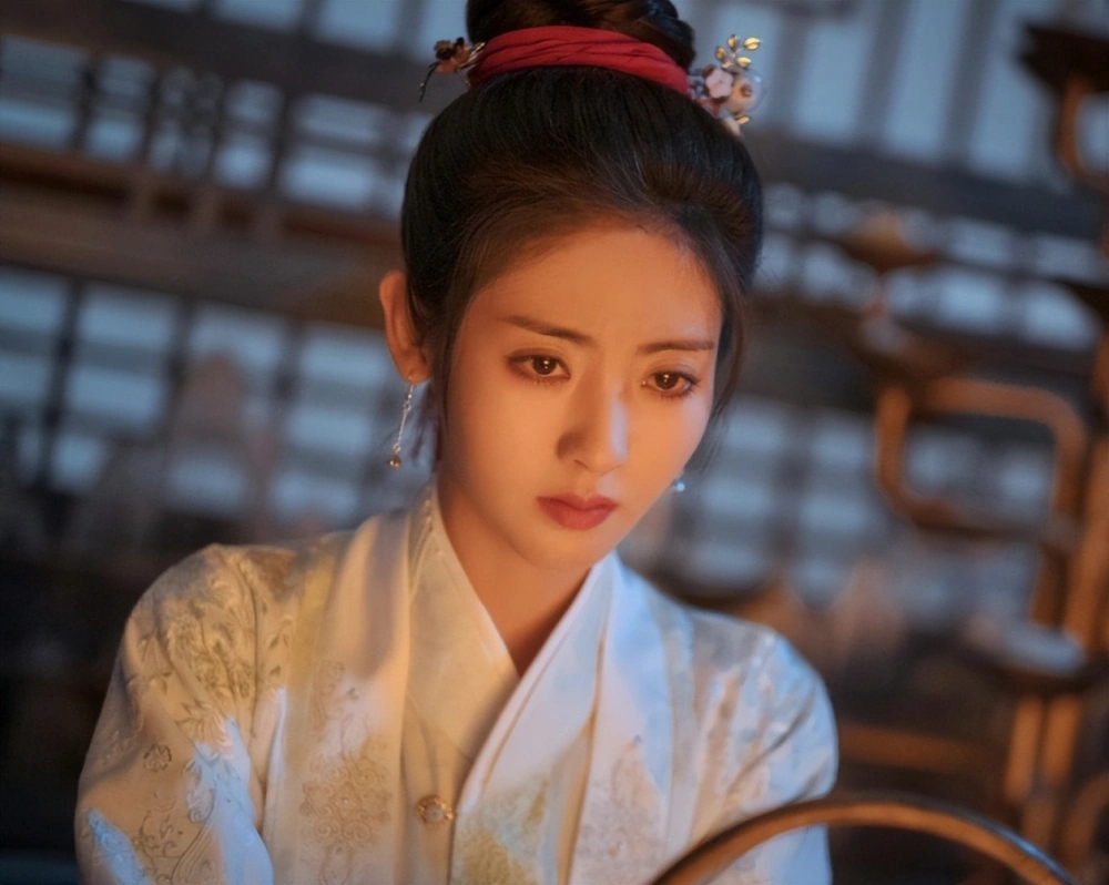 她酗酒,不辣不乐,102岁了还像个姑娘。她长寿的秘诀是什么?