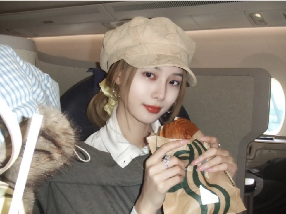 从微信到WhatsApp：AI挑战超级应用的法律困局