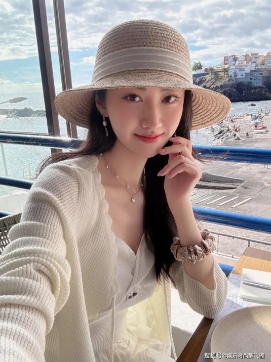 于正直播狂夸娜扎“内娱颜值天花板”，辟谣与张慧雯吻戏，助力《玉茗茶骨》热度飙升