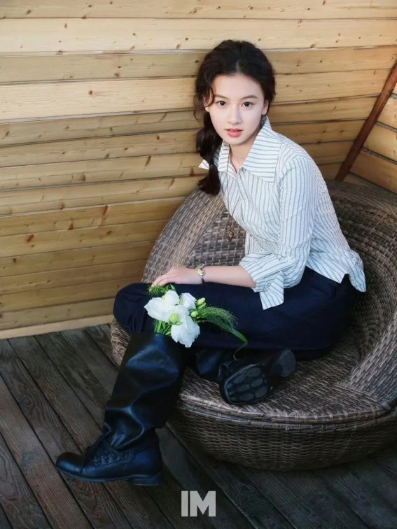 黄金疯了后，河里淘金成了起号新套路