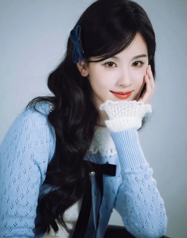 今年春节，新疆旅游彻底“火出圈”，成为中产家庭争相奔赴的“冰雪新贵”