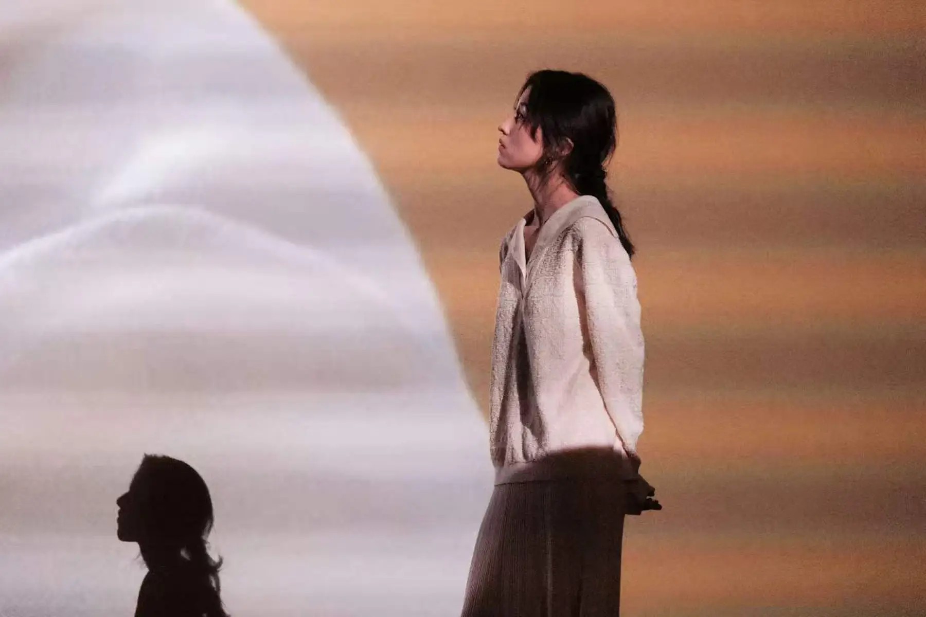 何润东自曝爱情往事：恋爱16年每年见面不足2个月，靠诺基亚短信维系19年相守