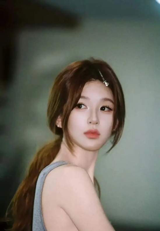 梦幻双厨狂喜！王嘉尔×五月天阿信合作曲《Alive》正式首发，摇滚与张力声线碰撞，以音乐致敬心底渴望